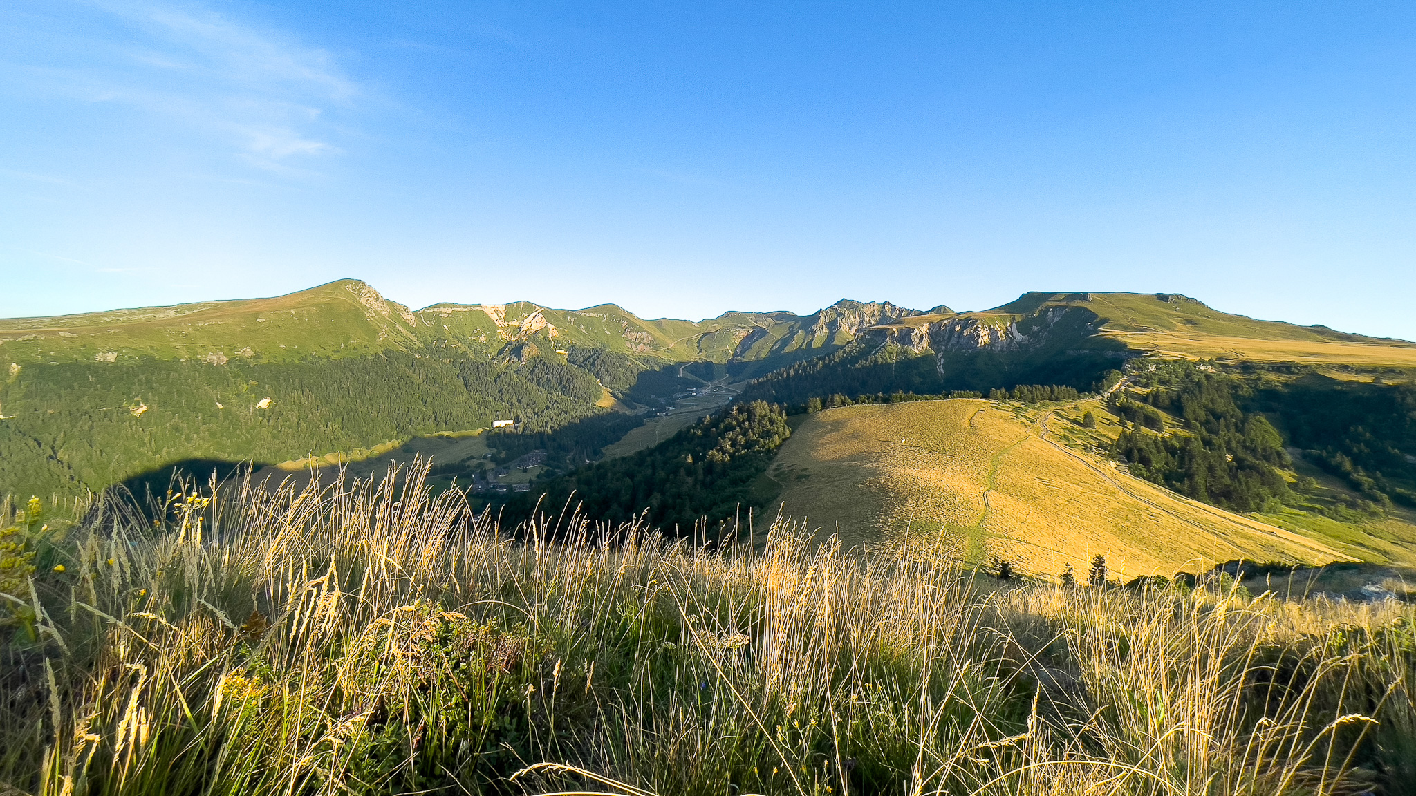 Le Capucin au Mont Dore, du Roc de Cuzeau au Puy de Cliergue
