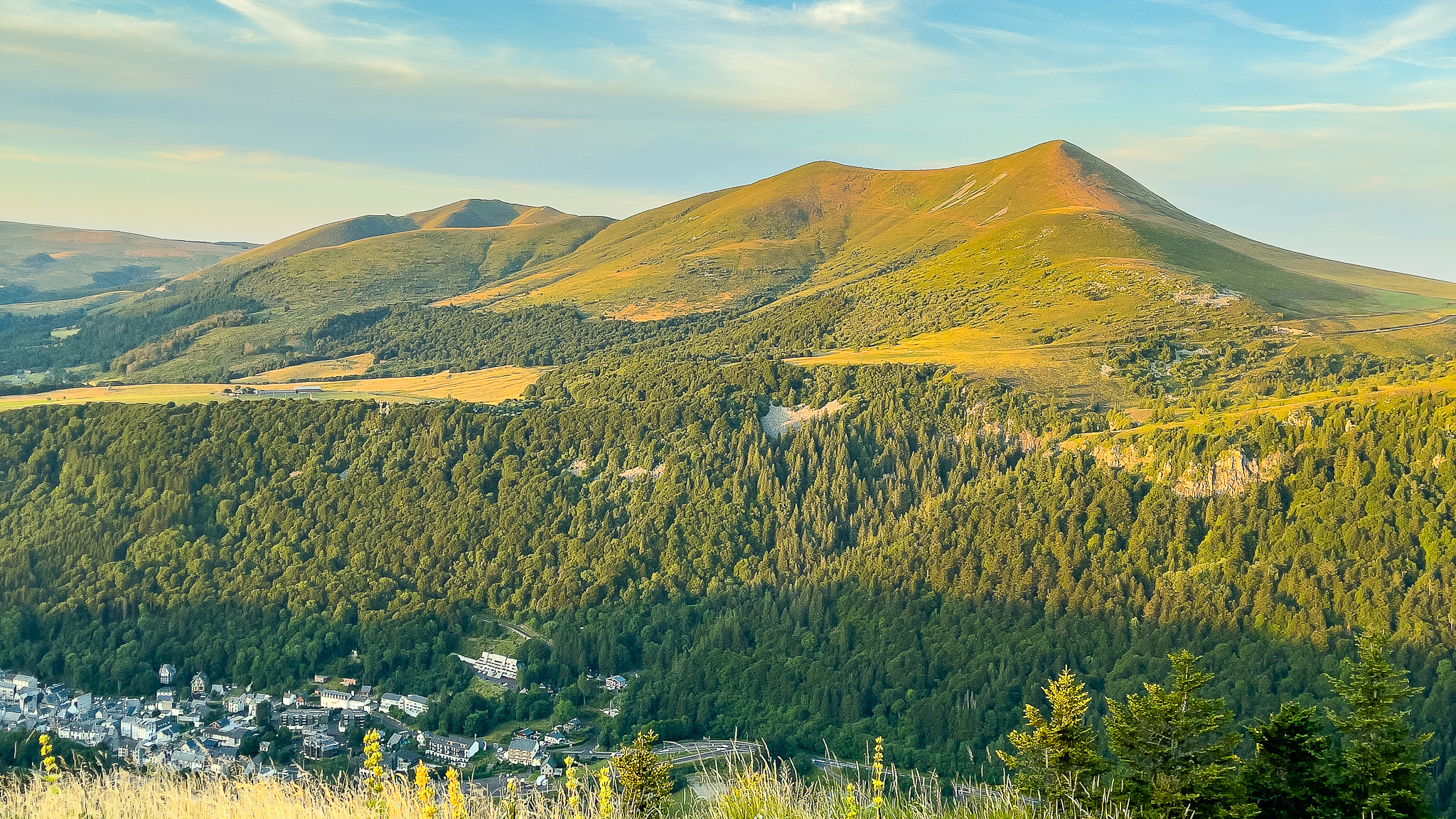 Sommet du Capucin, la vallée du Mont Dore