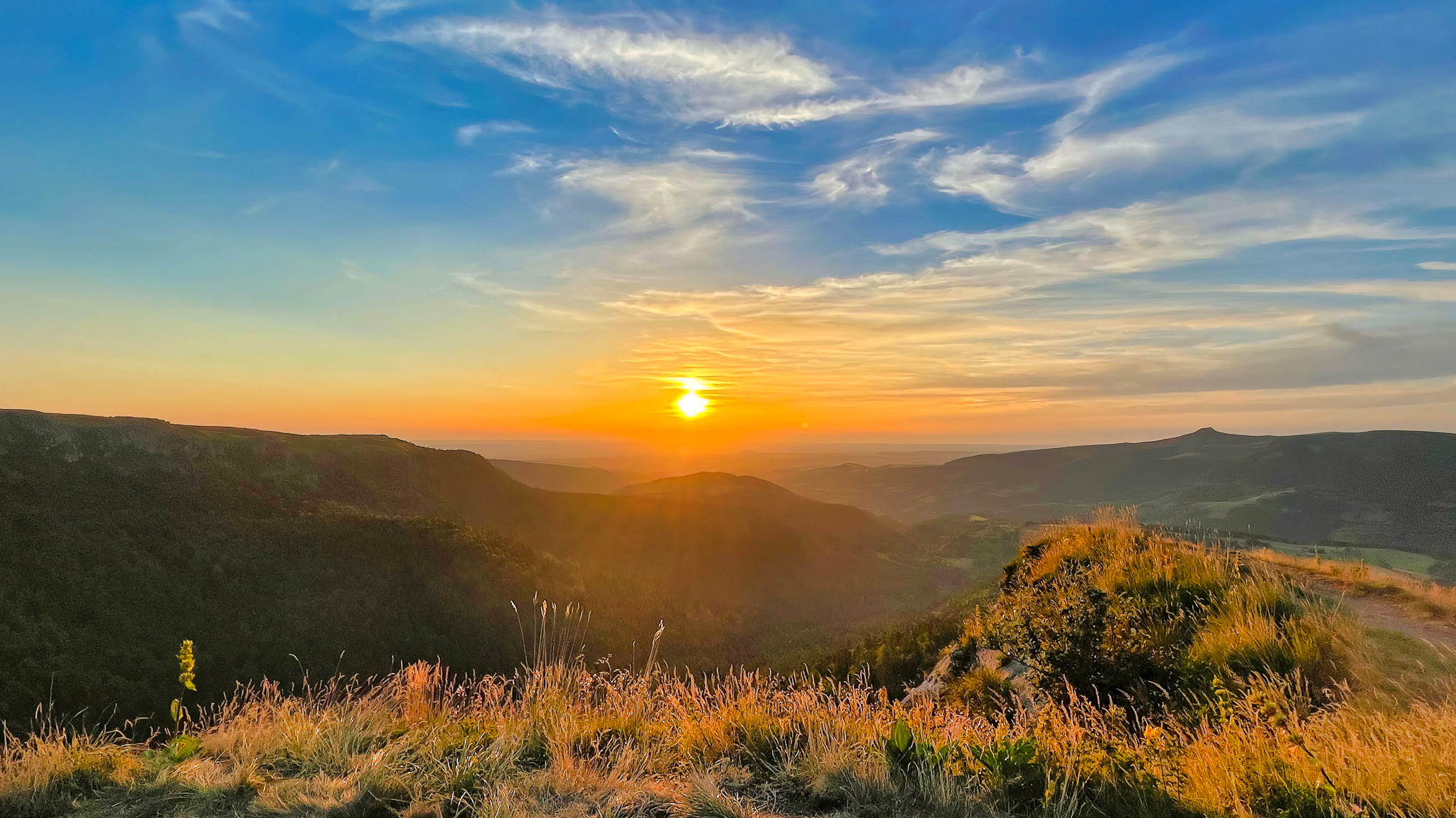Au Sommet du Capucin, Coucher de Soleil sur la Banne d'Ordanche