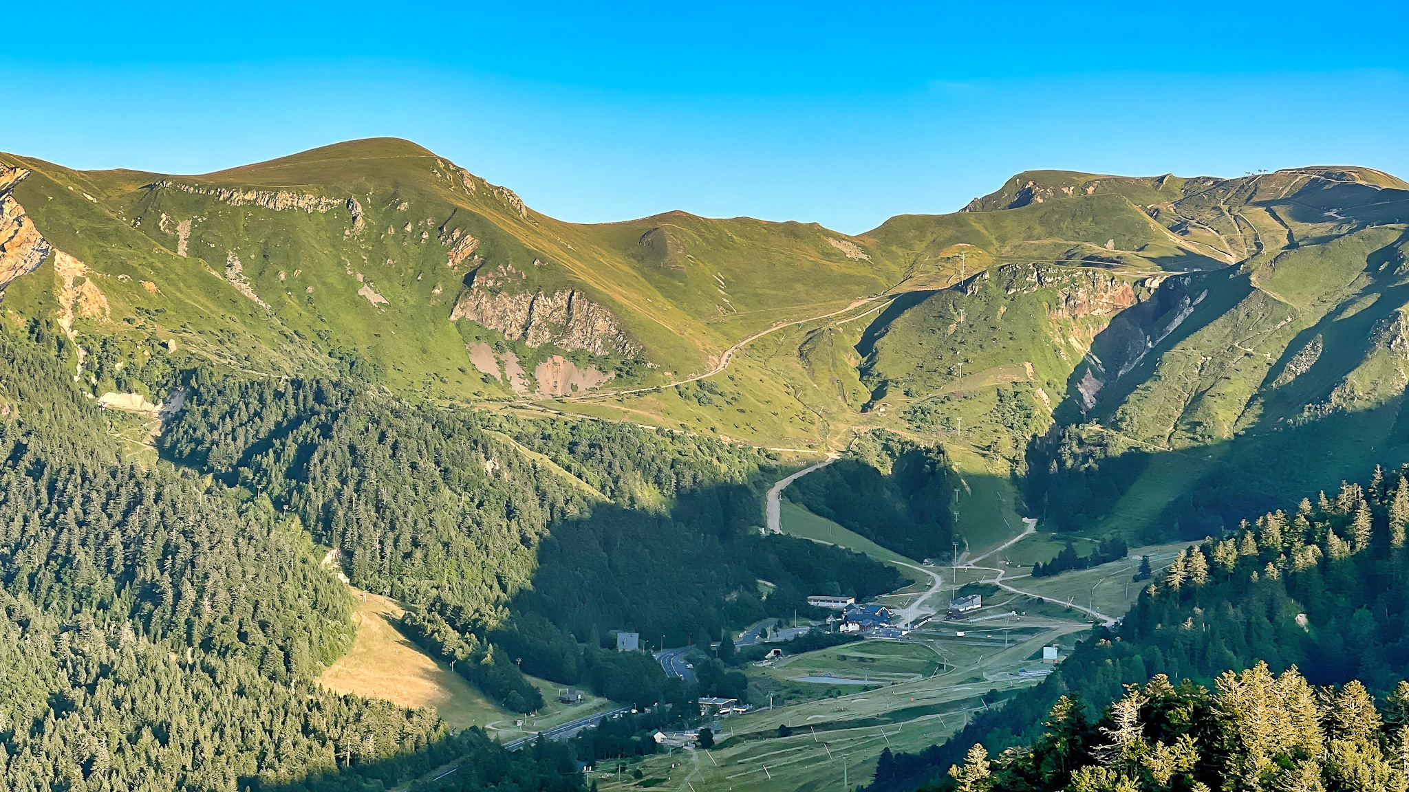 Le Capucin, fin de journée sur la Station du Mont Dore