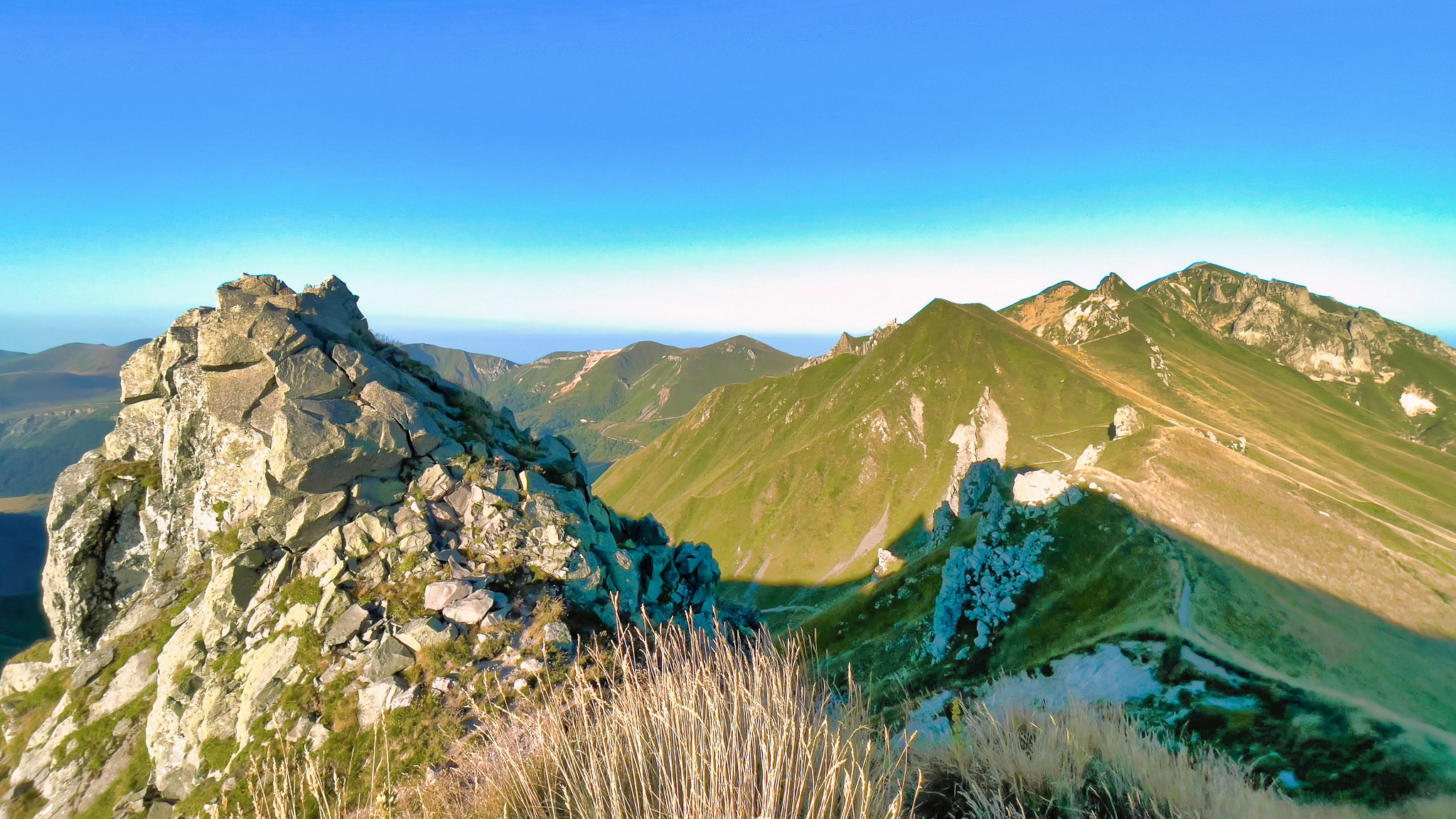 La Tour Carrée, le chemin des crêtes du Sancy