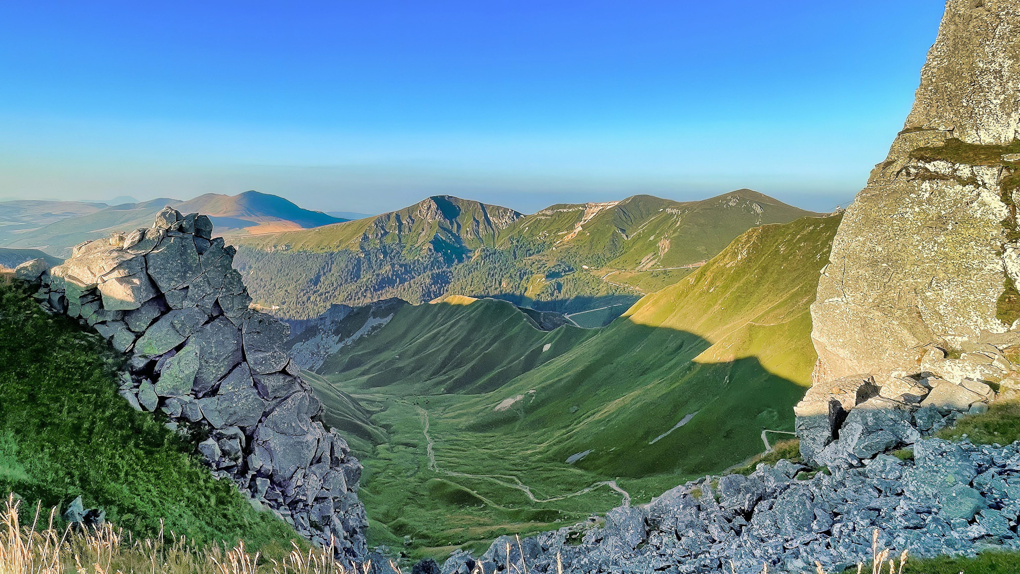 La Tour Carrée, vue sur la Vallée de Courre