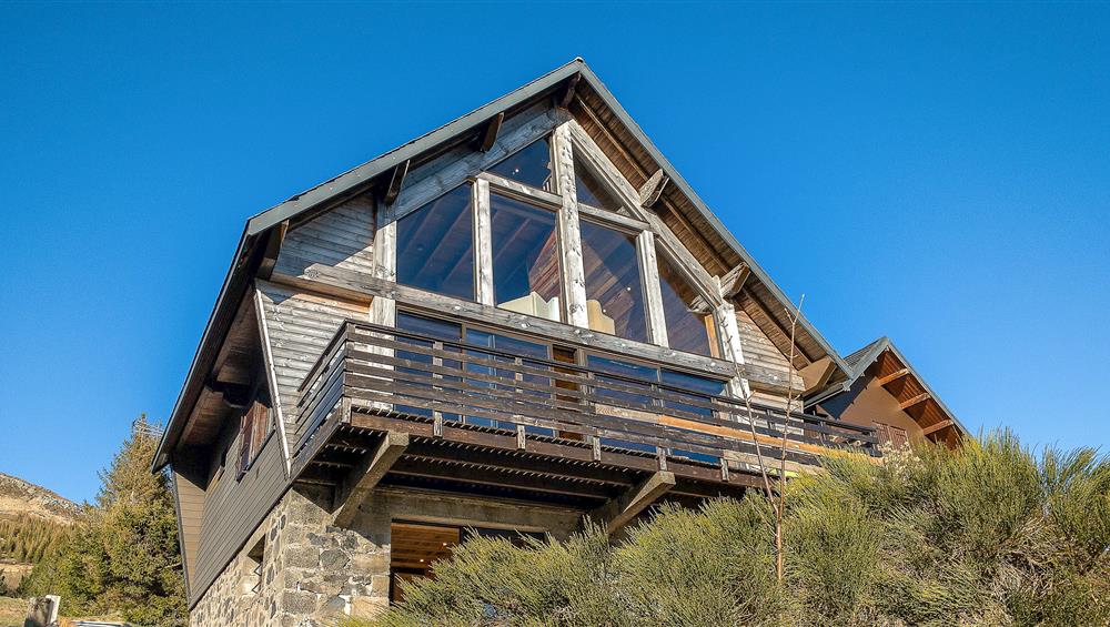 Chalet Cascade Super Besse, chalet avec vue et au centre de Super Besse