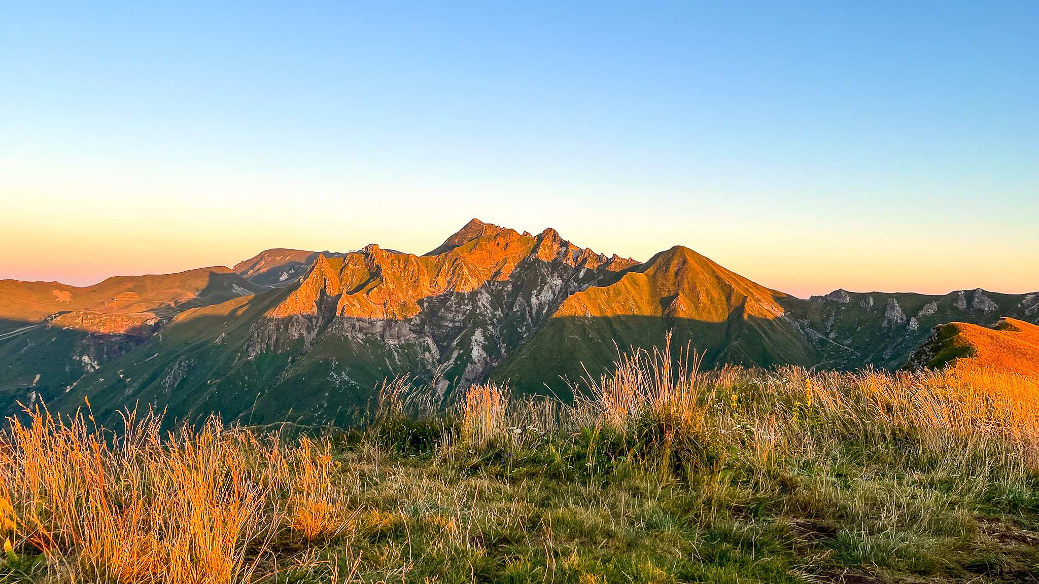 Sur le Chemin des Crêtes du Sancy, le Puy de Sancy