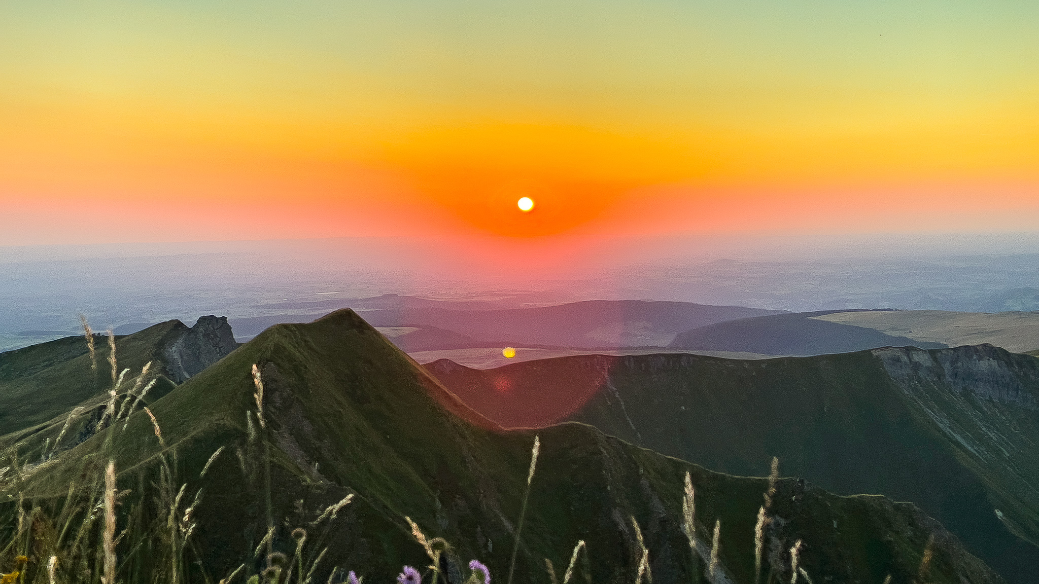 Chemin des Crêtes du Sancy, vue sur le Puy Redon et le Puy de Cliergue