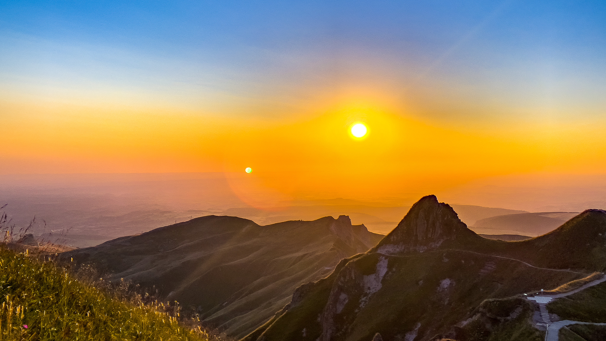 Chemin des Crêtes Sancy, coucher de Soleil au Puy de Sancy