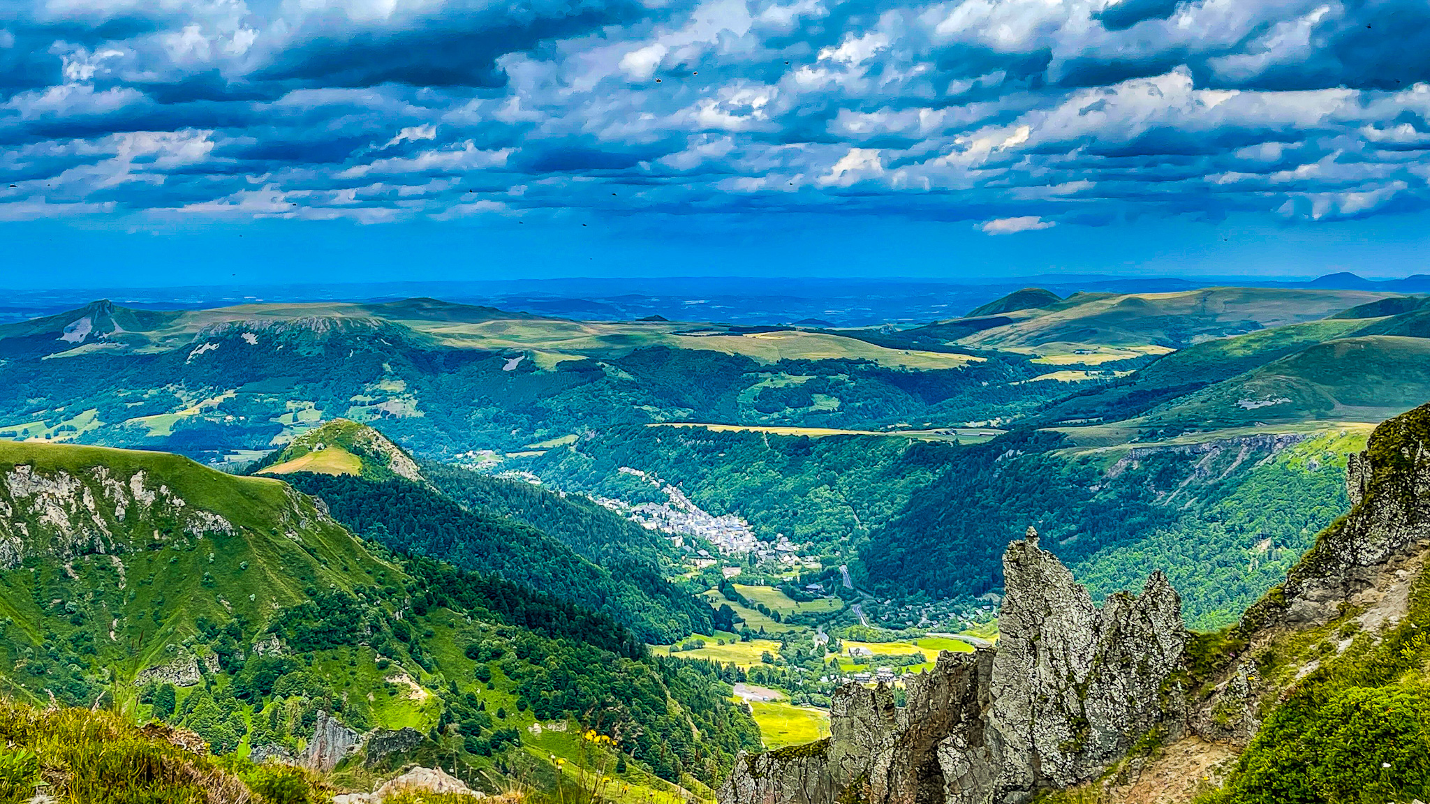 Les Crêtes du Sancy, la Vallée de la Dordogne et le Mont Dore