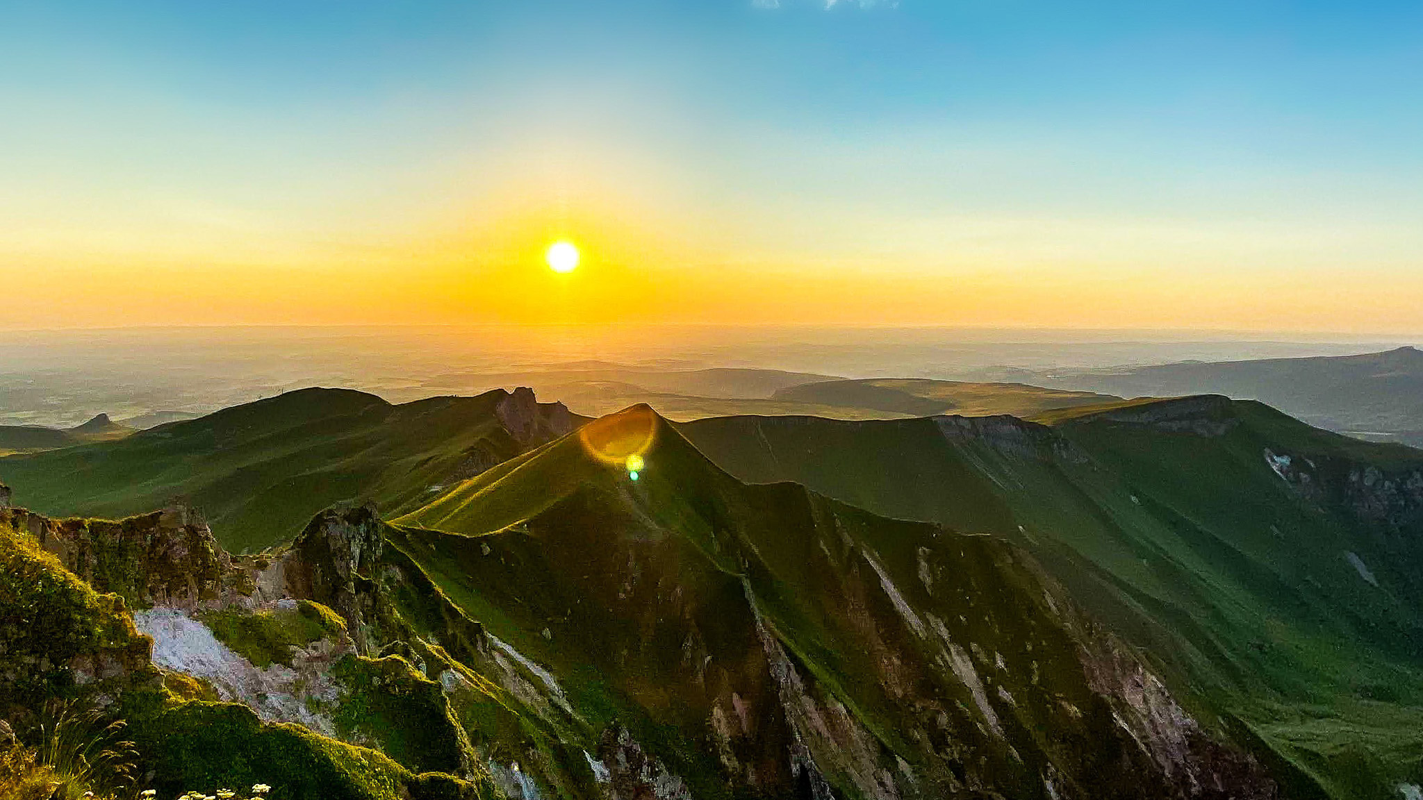 Les Crêtes du Sancy, coucher de soleil sur le Pas de l'Ane, le Puy Redon et la Tour Carrée