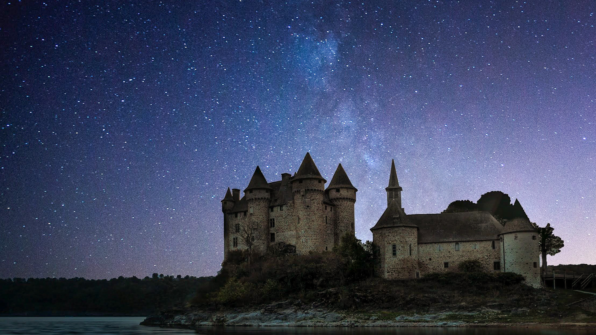 Bort Les Orgues, Barrage sur la Dordogne et le Château du Val