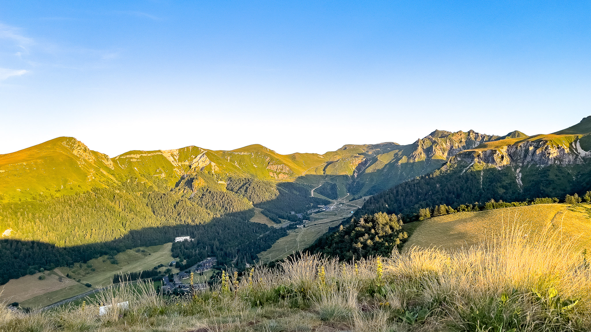 Les Crêtes du Sancy vue du sommet du Capucin