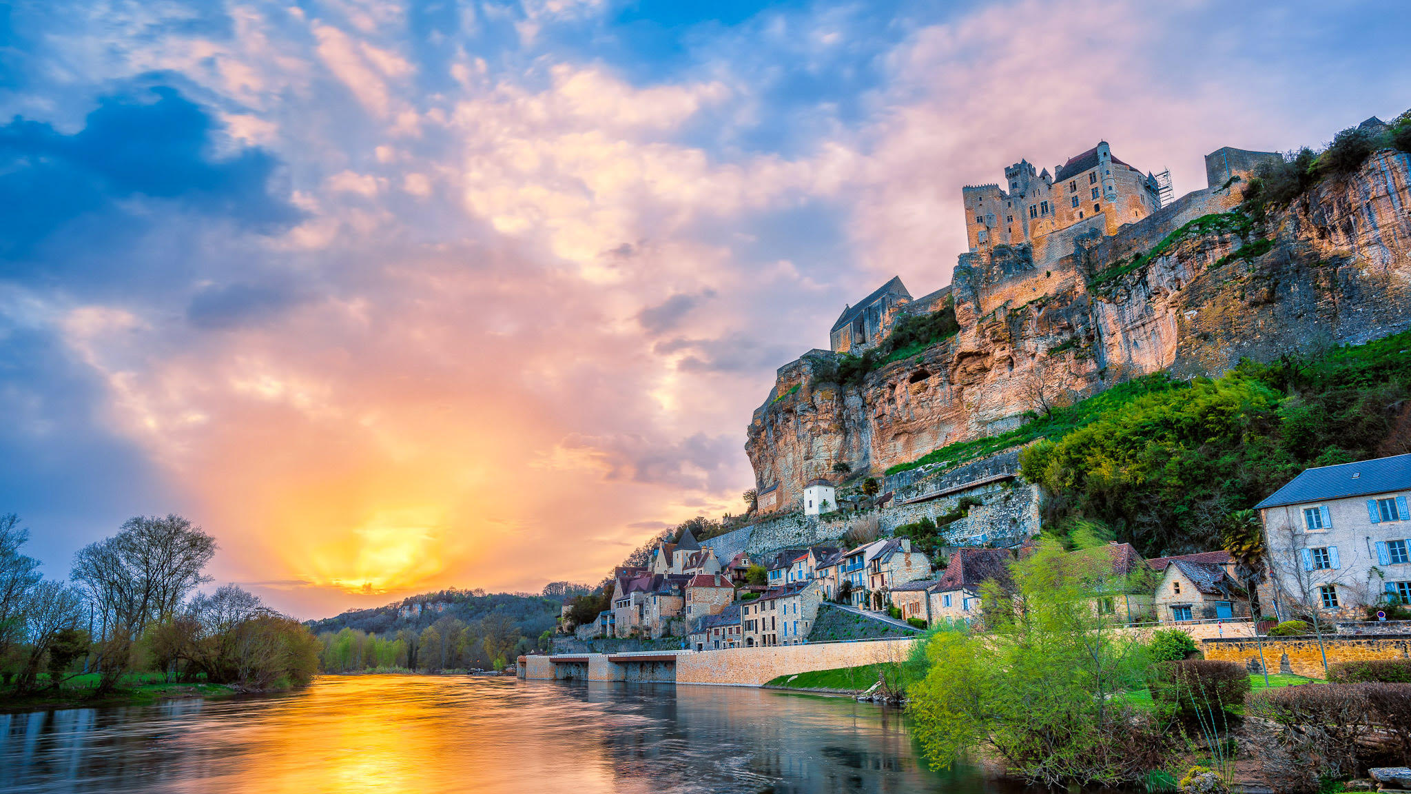 Le Château de Beynac,château sur le Vallée de la Dordogne