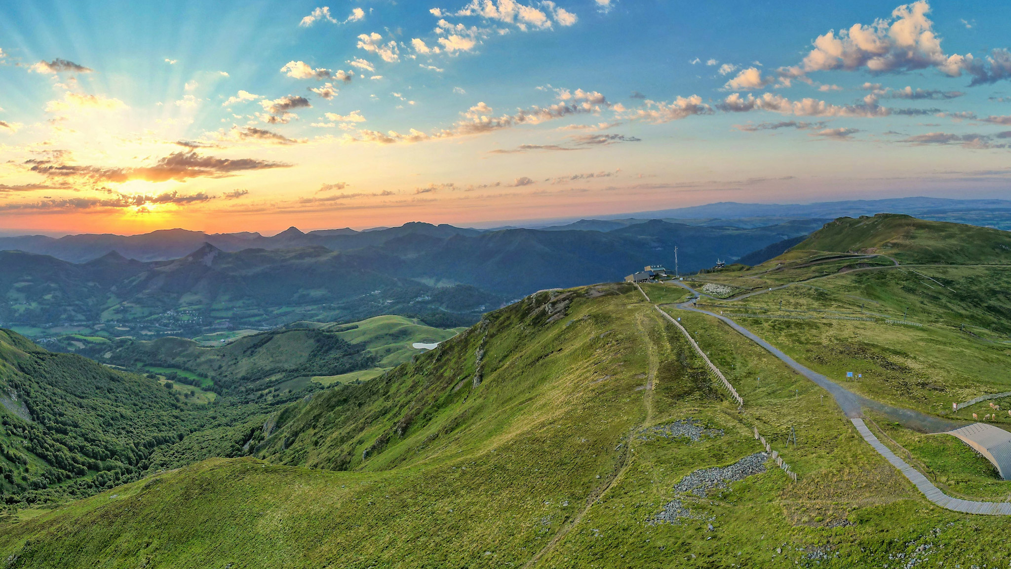 Le Plomb du Cantal, Le Lioran, le Puy Mary et le Puy de Peyre Arse