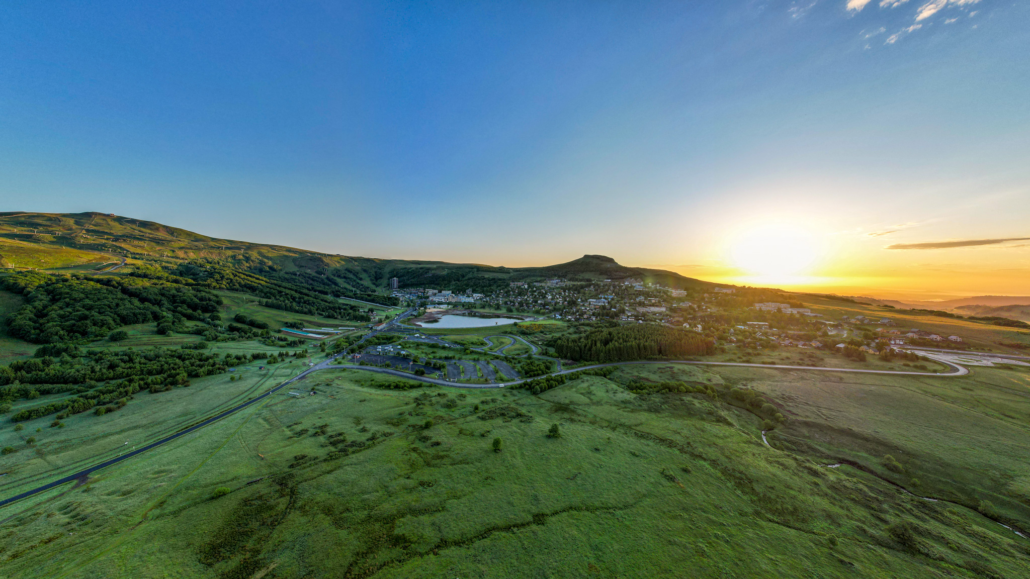 Le Soleil se lève à Super Besse