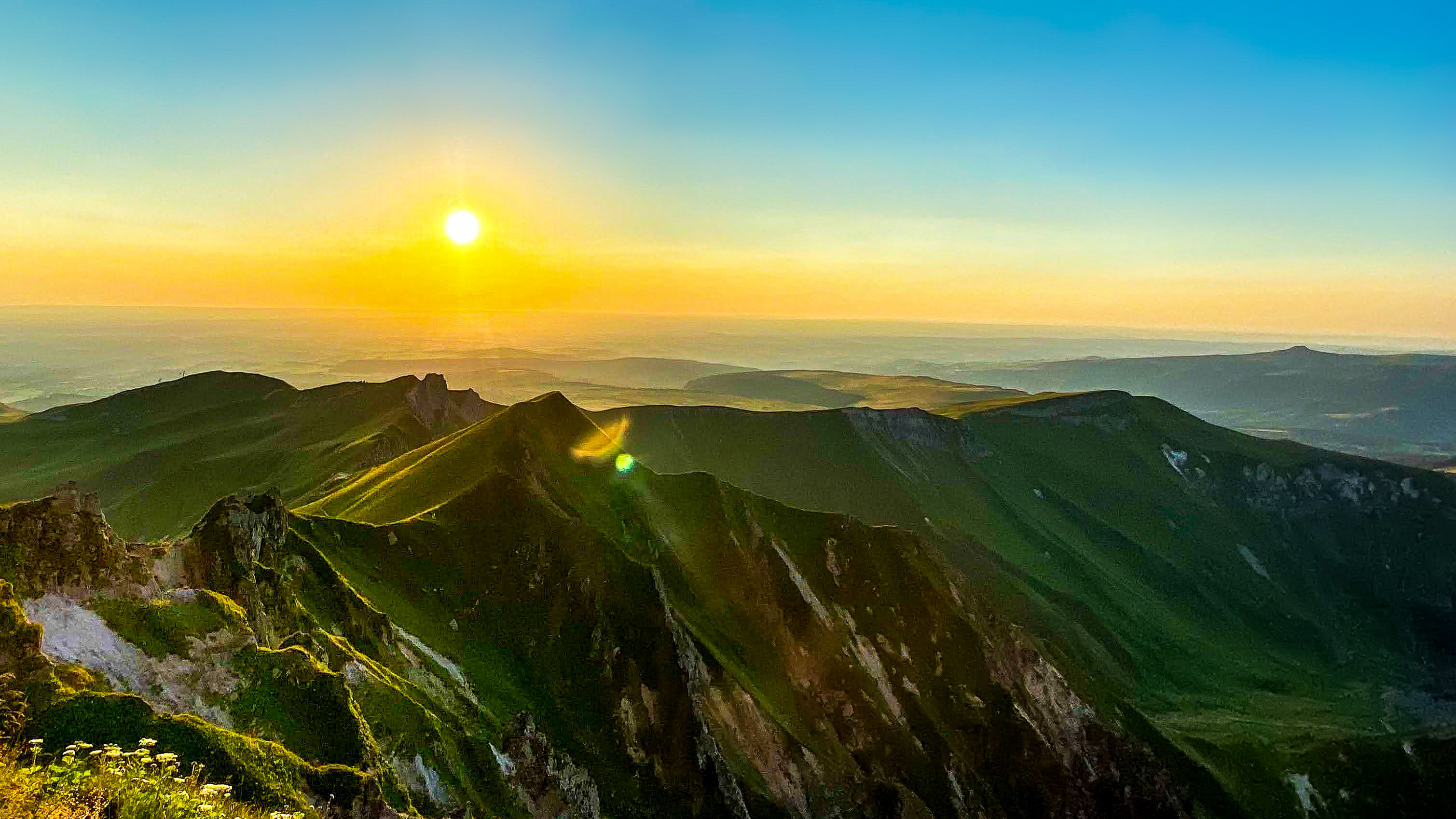 Coucher de Soleil sur le Vallée du Val d'Enfer au Mont-Dore