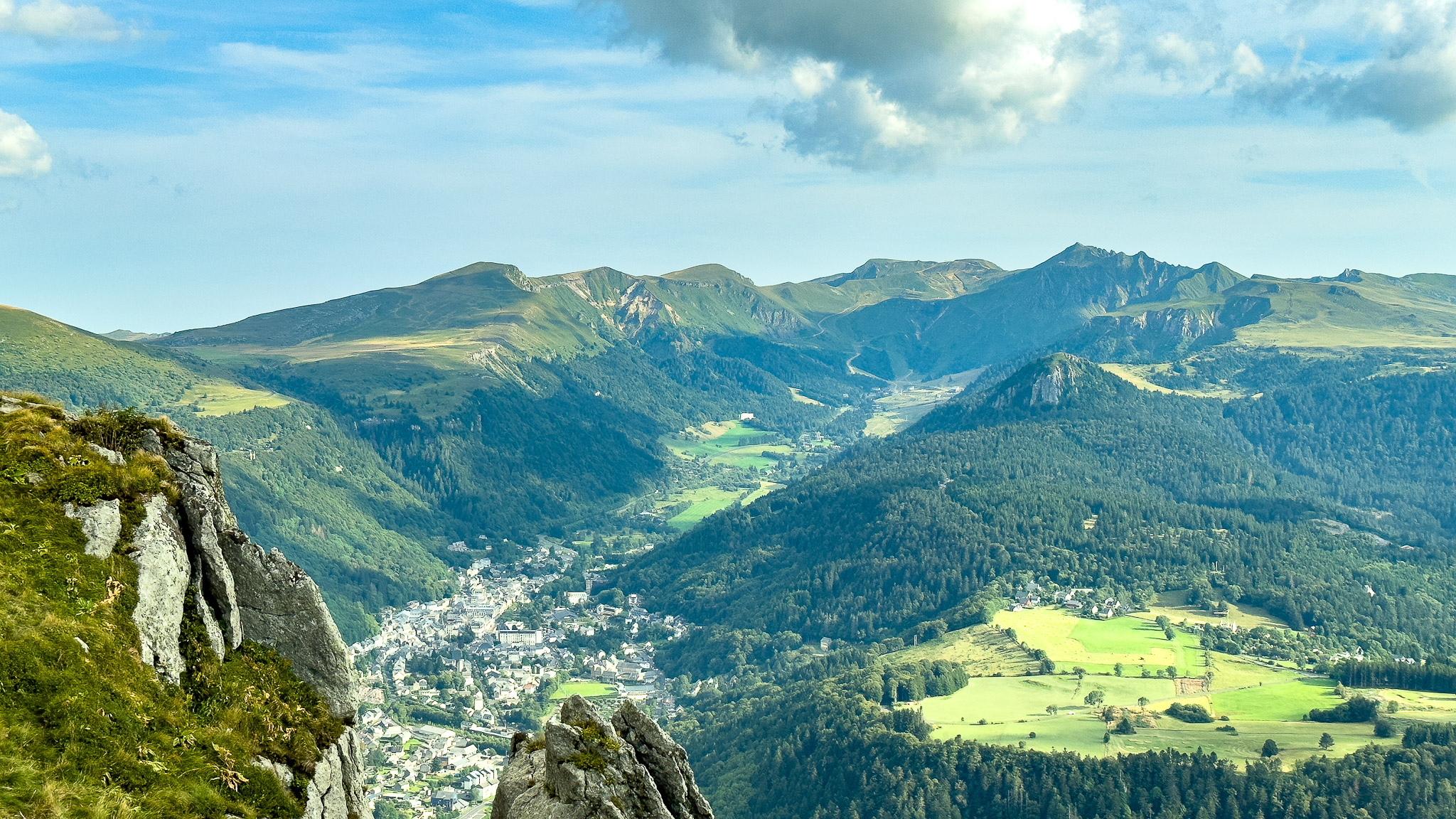 Au Sommet du Puy Gros au Mont-Dore, superbe panorama sur le Massif du Sancy