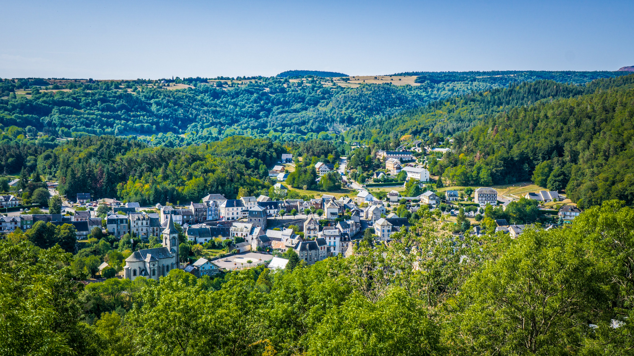 Le Village de Murol dans le Massif du Sancy