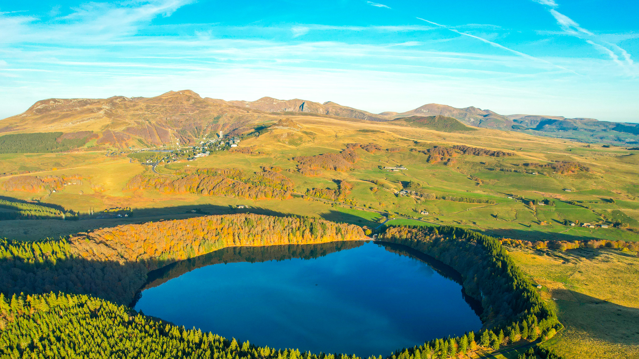 Le Lac Pavin, Super Besse et le Massif du Sancy