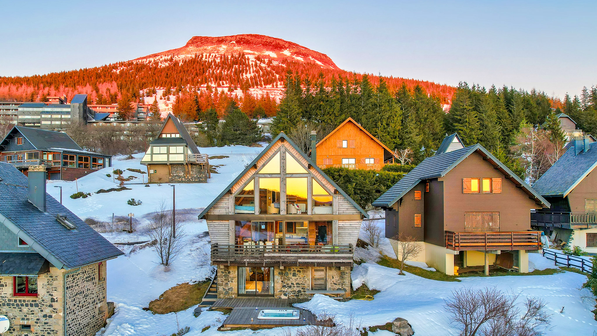 Les Fêtes de Noel dans un chalet de rêve avec vue sur les Monts du Cantal