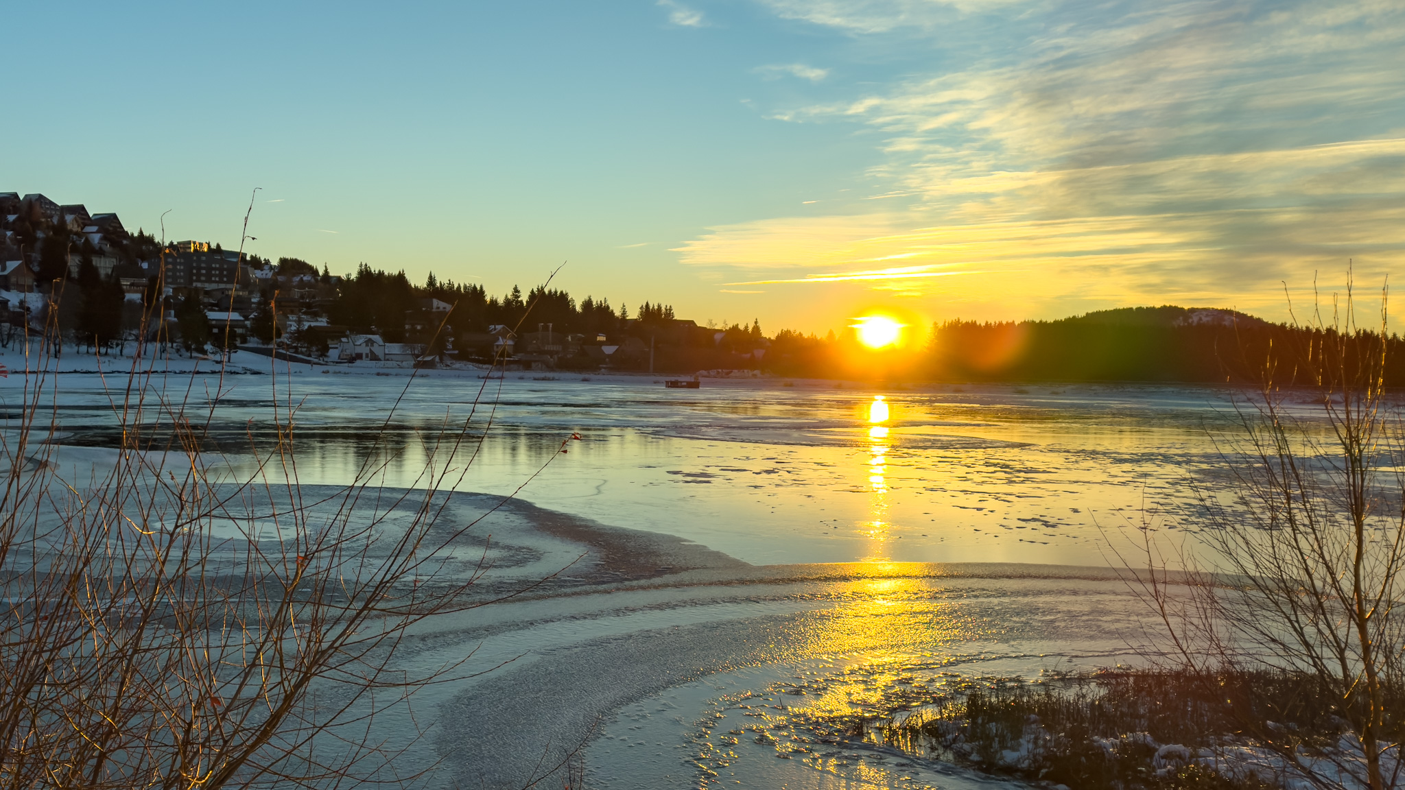 Lever de soleil hivernal à Super Besse