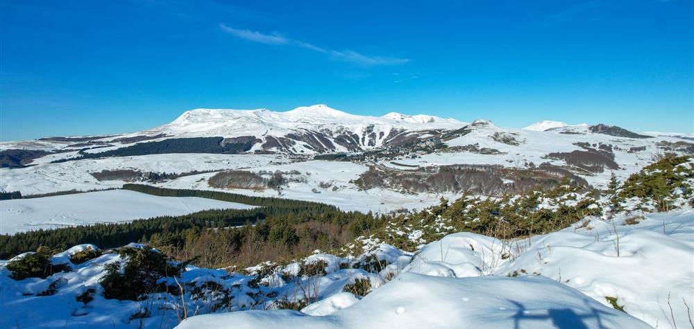 Le Puy de Montchal, volcan à Besse et Saint Anastaise