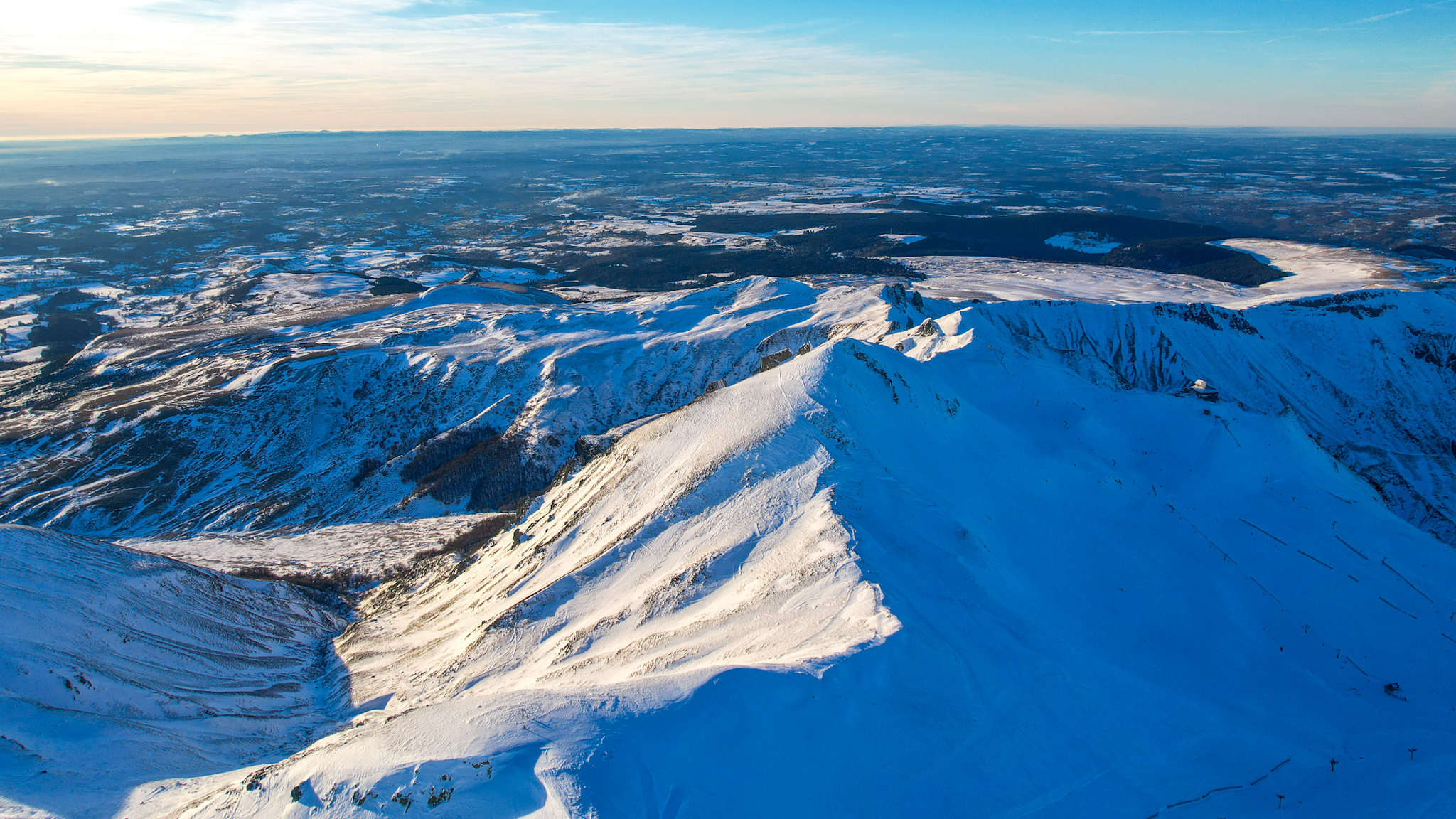 Le Puy de Sancy et la Vallee de la Fontaine Salée