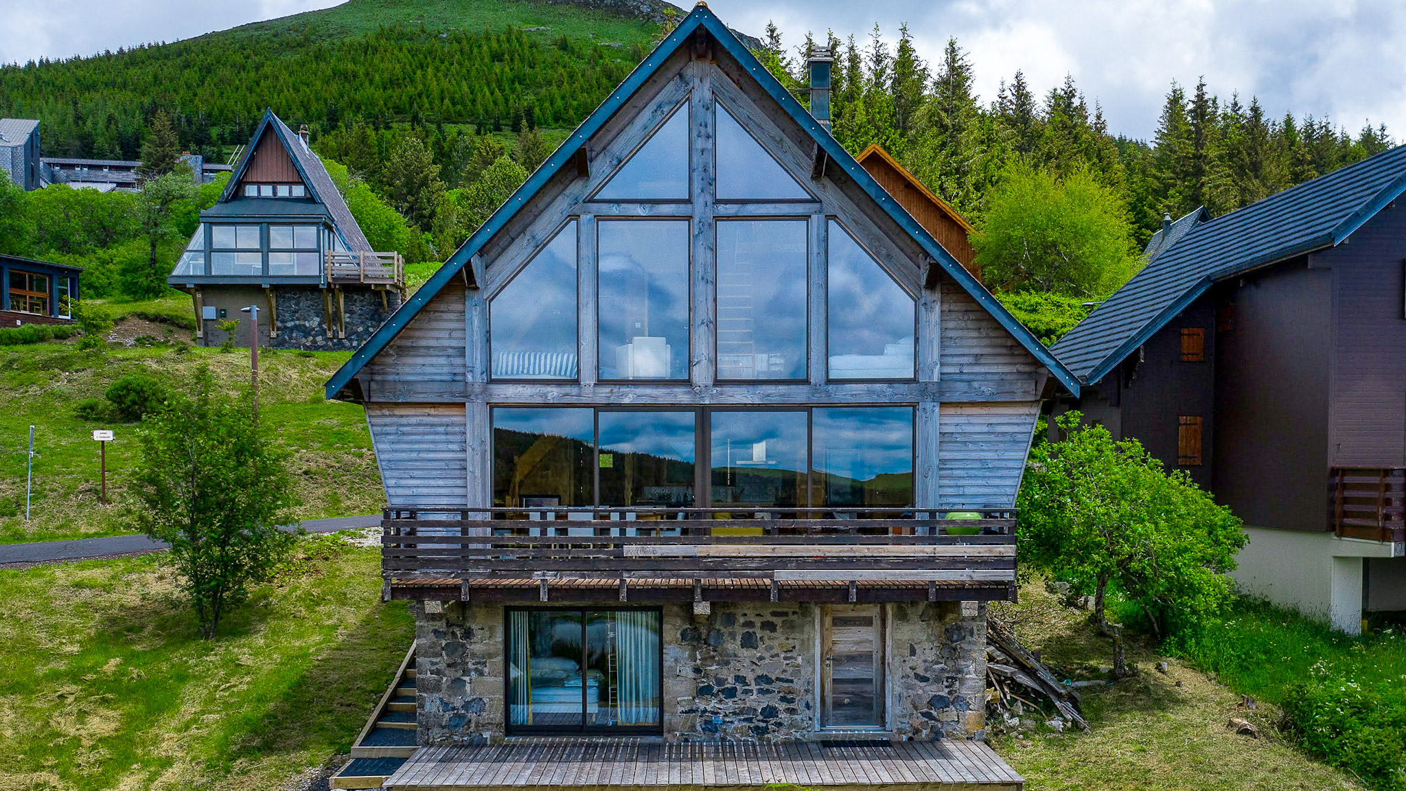 GR®30  - hébergement atypique, le Chalet Cascade à Super Besse 