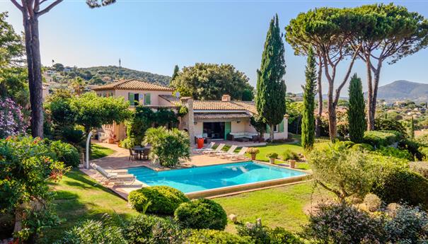 Villa provencale à Saint Maxime, parc arboré, piscine privative