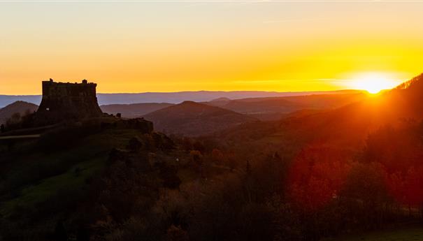 Chateau de Murol : Lever de soleil