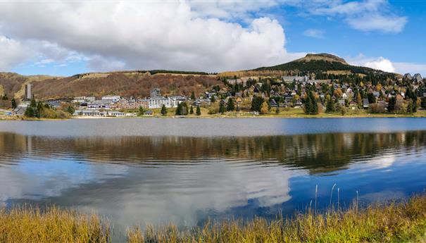 Lac des hermines à Super Besse en Automne