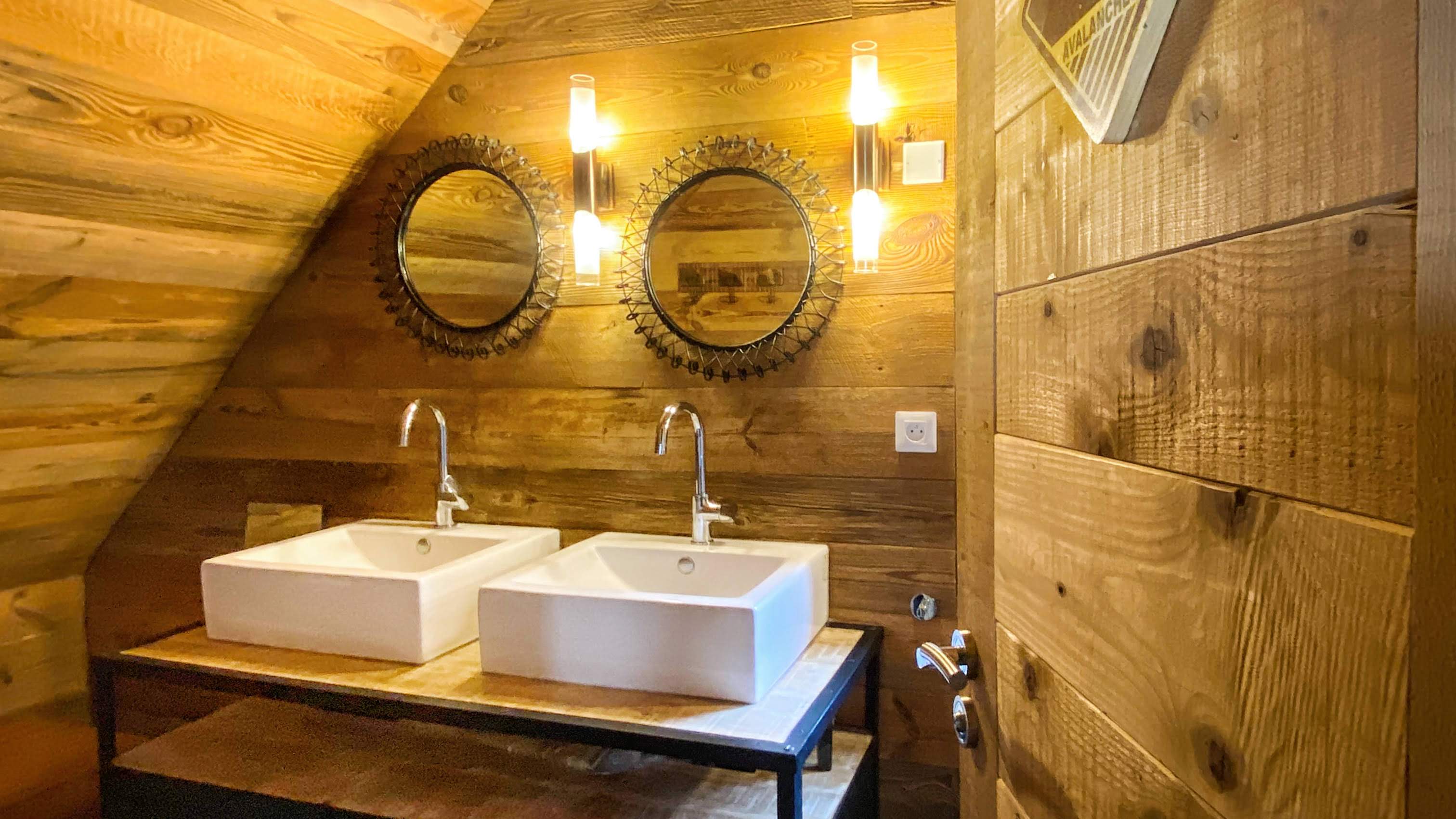 Salle de bain avec Meuble double vasque