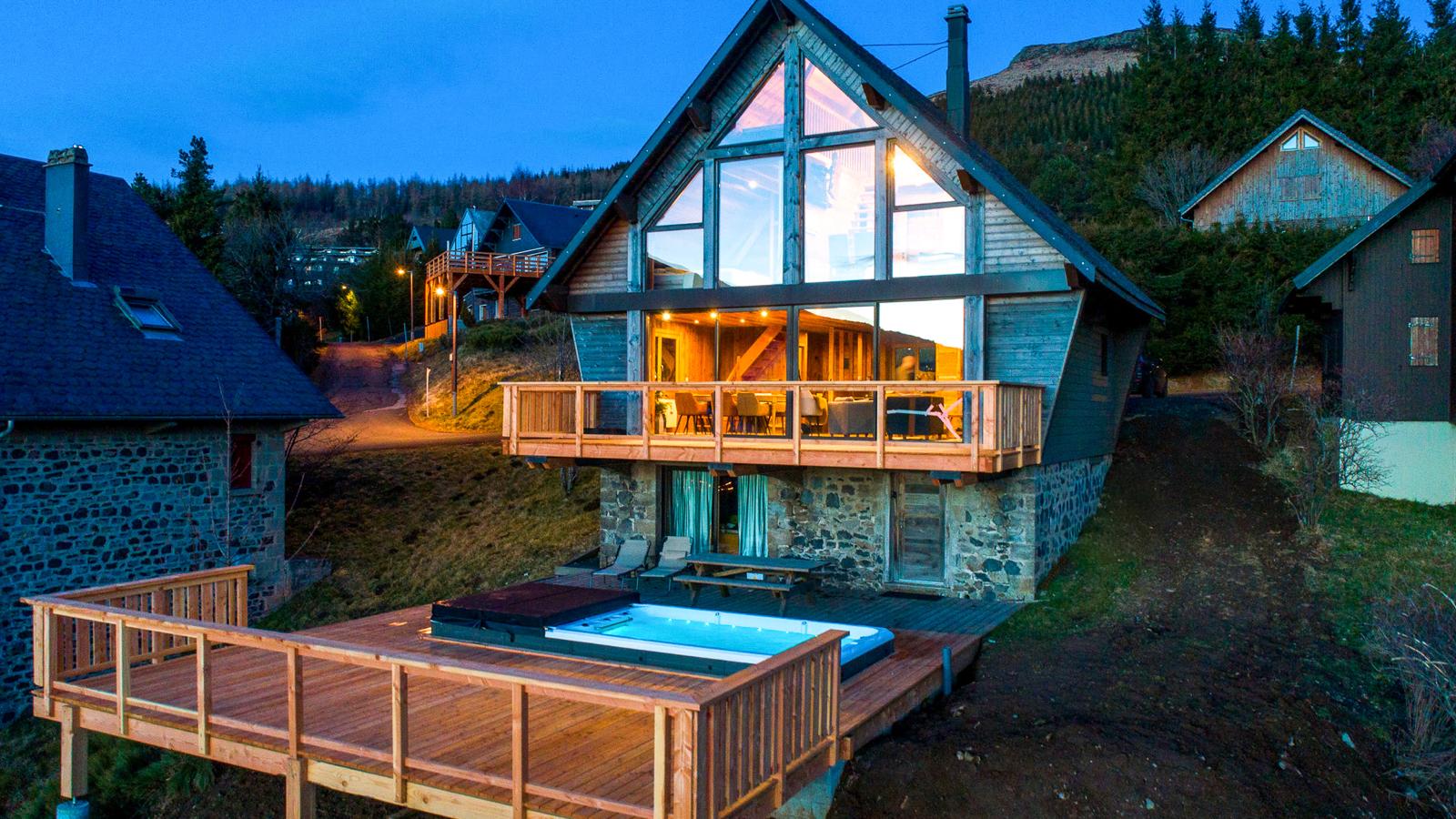 Chalet avec piscine a Super Besse en Auvergne