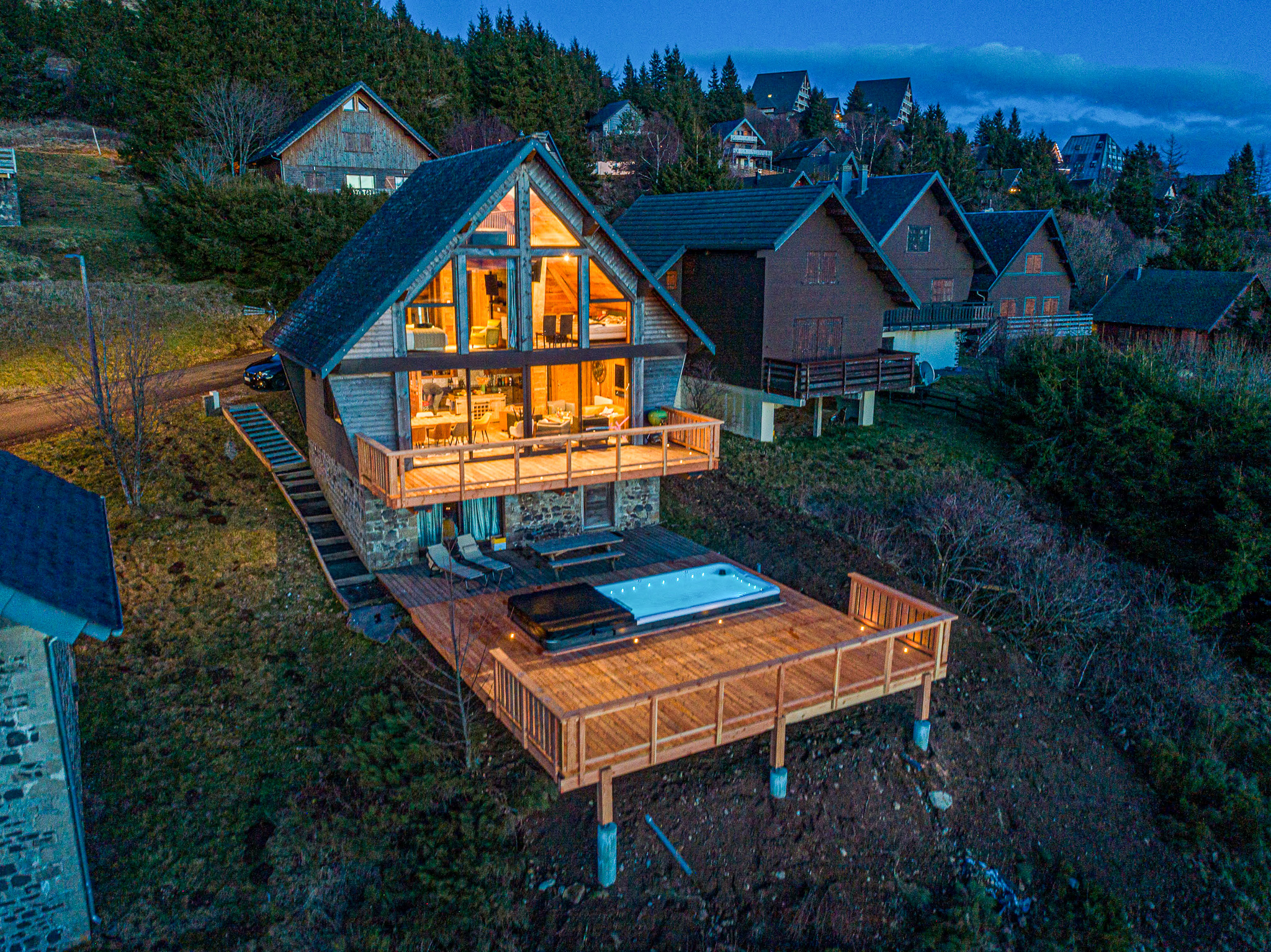Chalet Spa à Super Besse  Chalet jacuzzi Luxe et Bien-être d'Exception