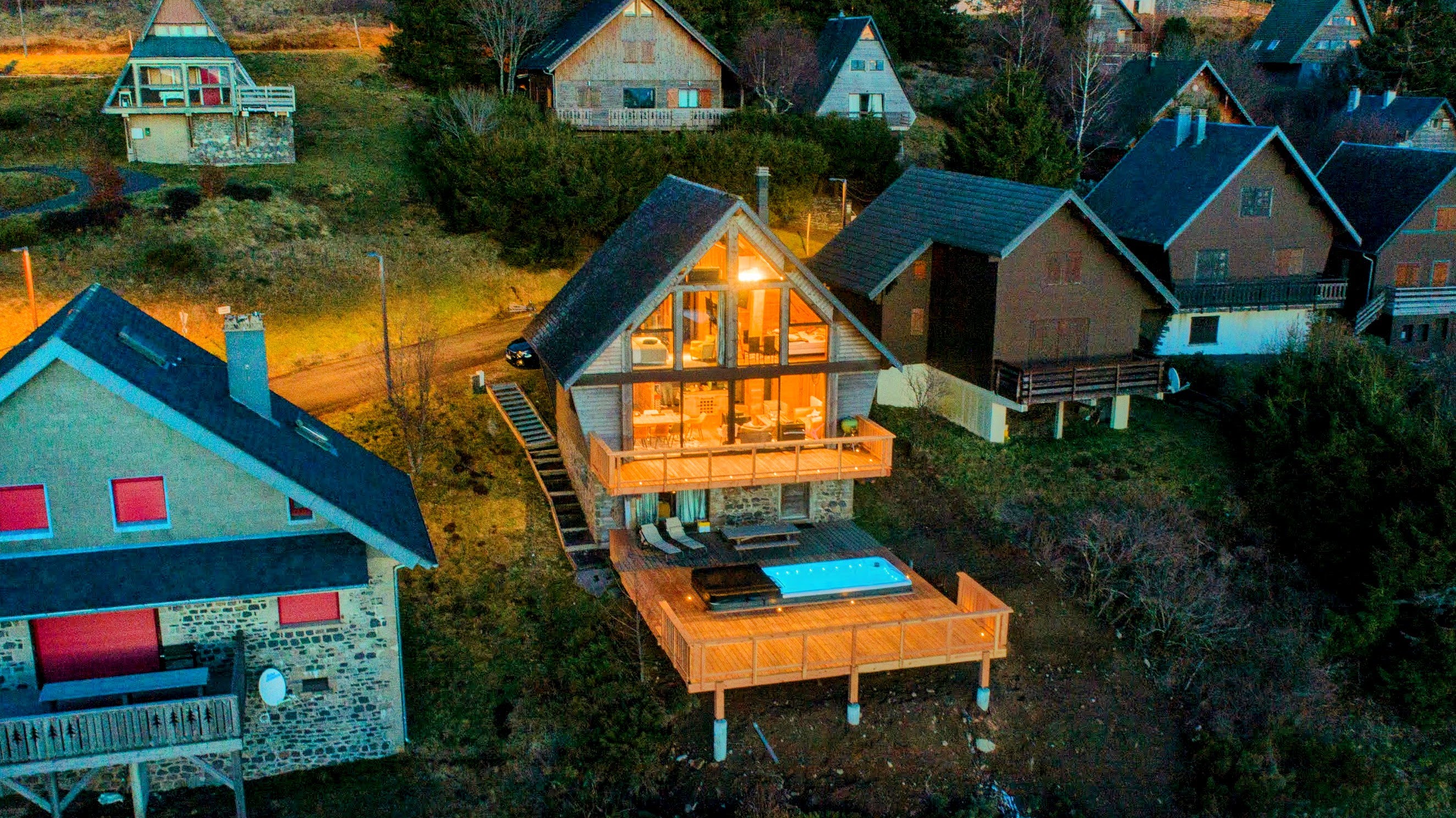 Chalet proche du Mont Dore / Sancy, Chalet d'exception avec Spa de Nage.