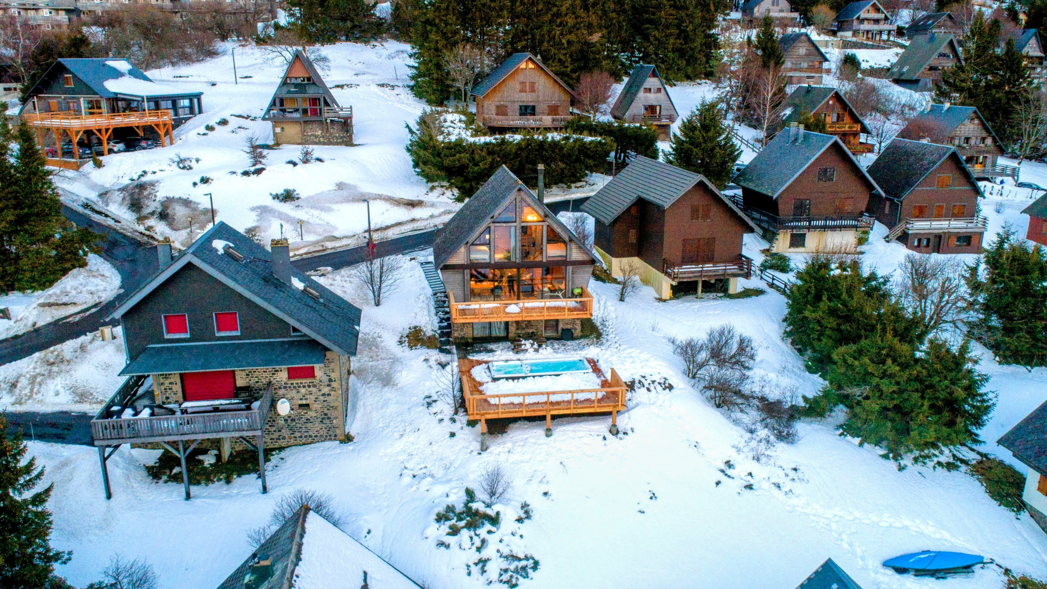 Chalet avec vue à Super-Besse sur le lac Pavin, le puy de Montchal, les monts du Cantal